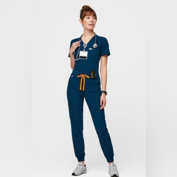 Figs one Pocket Scrub Top-Deep Reef - Picture 5 of 5